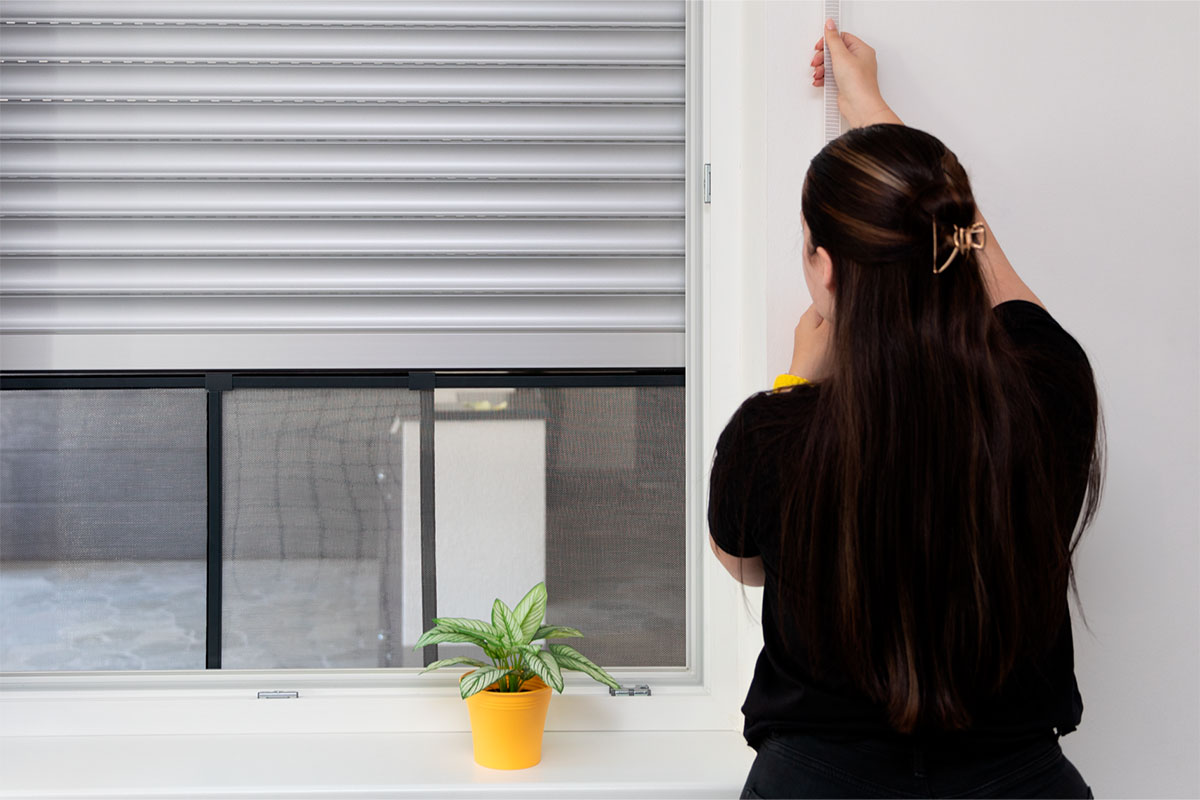 Insektenschutz-Schiebefenster mit Aluminium-Gewebe, versch. Farben